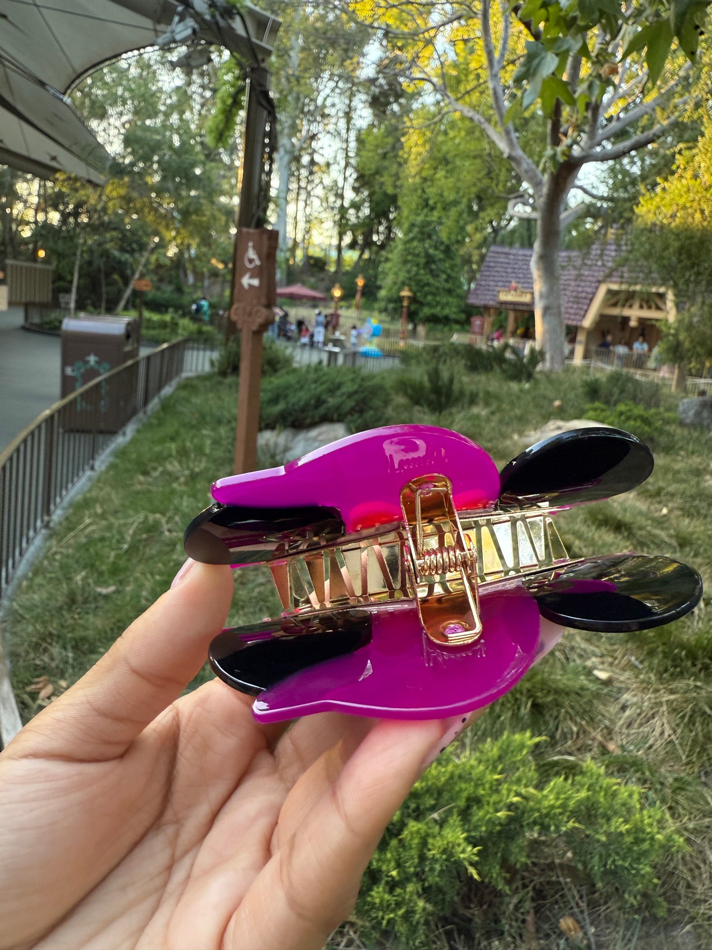 Minnie Witch Hat Hair Claw Clip
