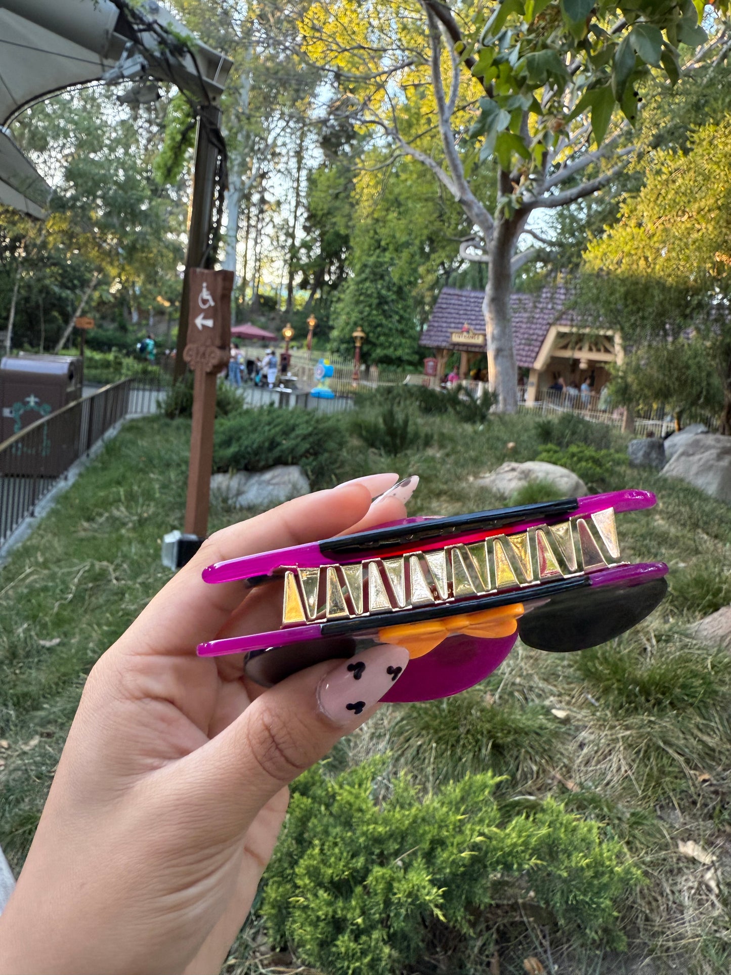 Minnie Witch Hat Hair Claw Clip