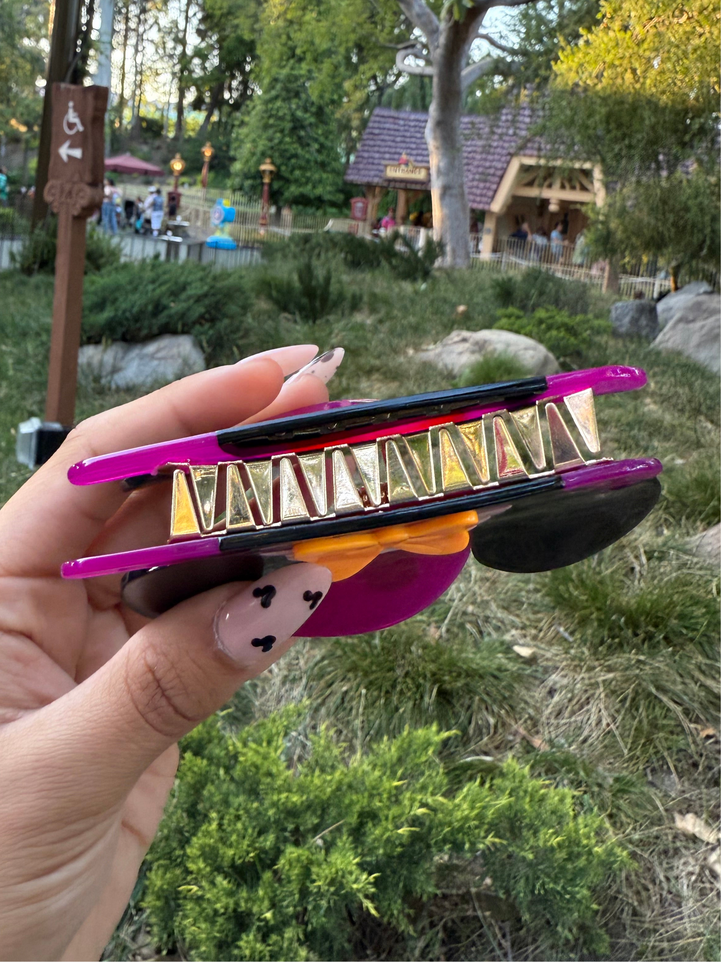 Minnie Witch Hat Hair Claw Clip